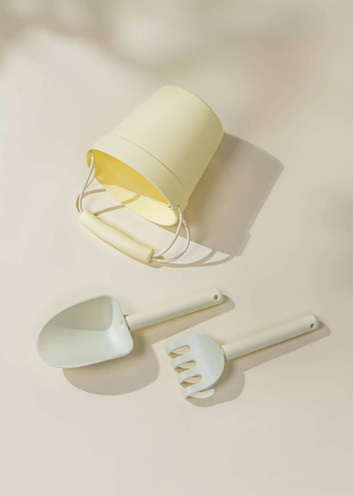 Silicone Beach Bucket & Accessories (3 pcs)