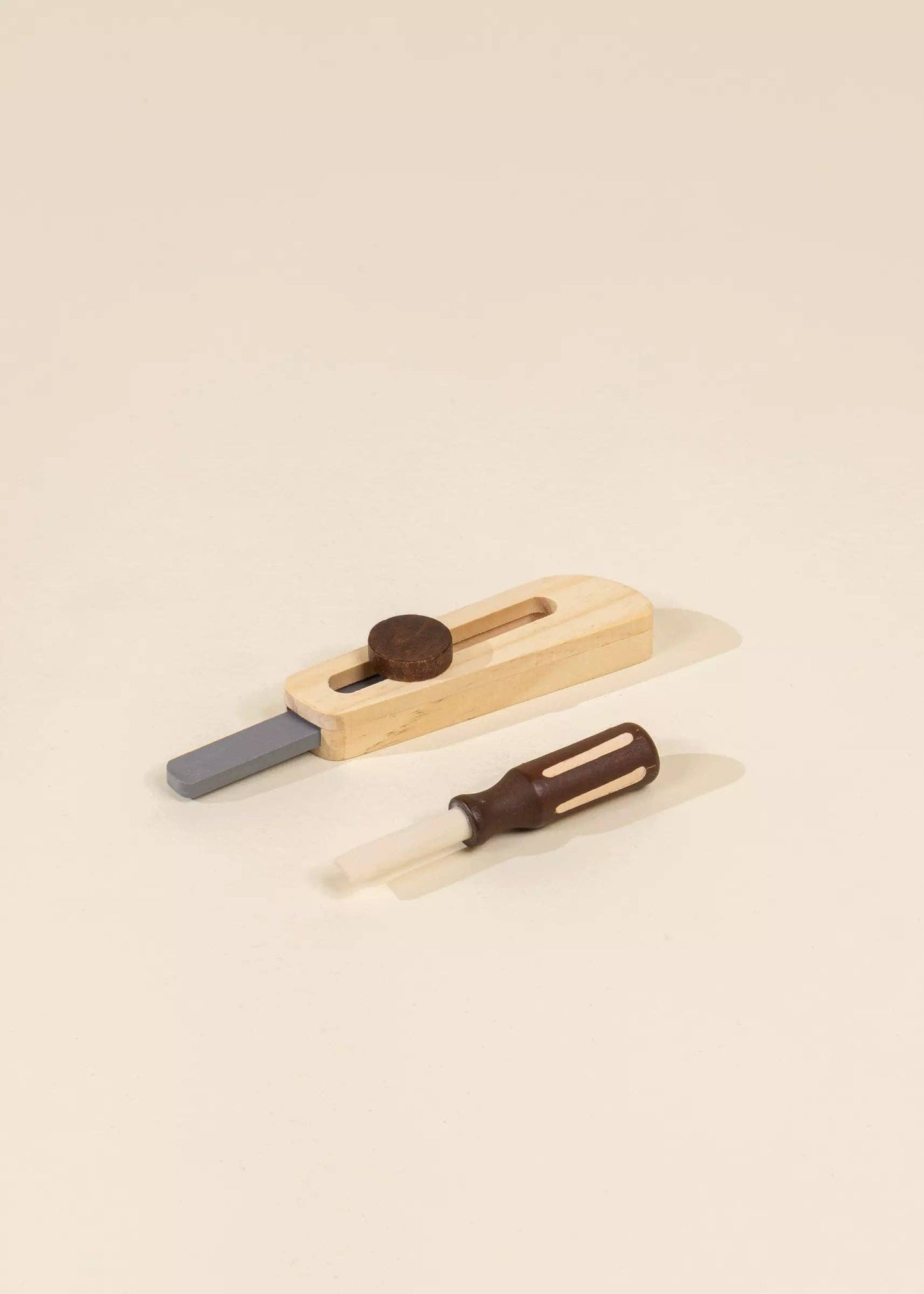 Coffret d'outils en bois
