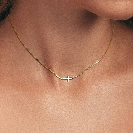 COLLAR CON CRUZ DE ACERO INOXIDABLE DE 18 K SIN DESLUSTRACIÓN | 40NK9420