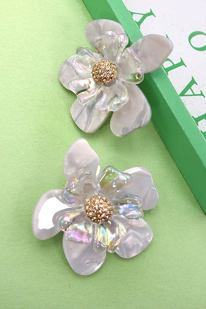 BOUCLES D'OREILLES À CLOCHE EN ACRYLIQUE AVEC FLEUR ET STRASS | 80E1120