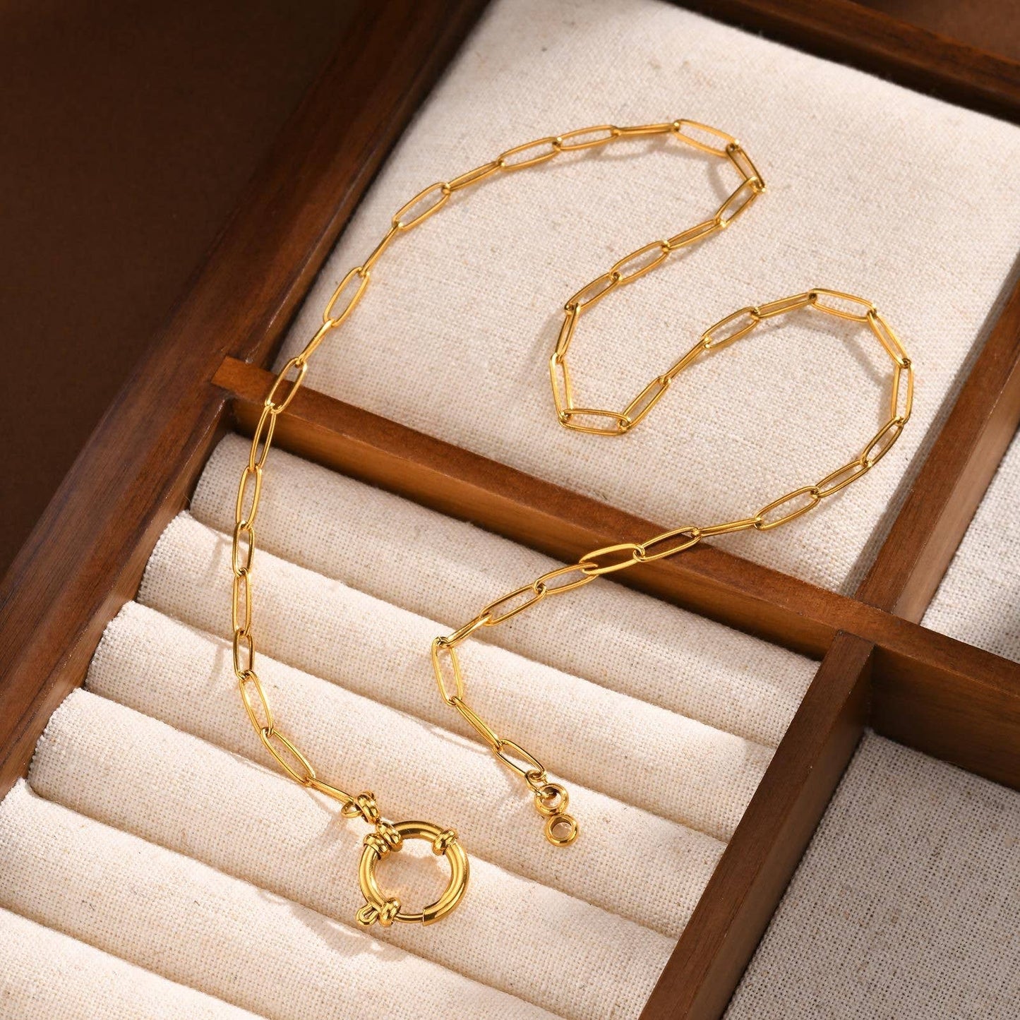COLLAR CÍRCULO ANTIEMPAÑAMIENTO DE ACERO INOXIDABLE DE 18 K | 40NK9402