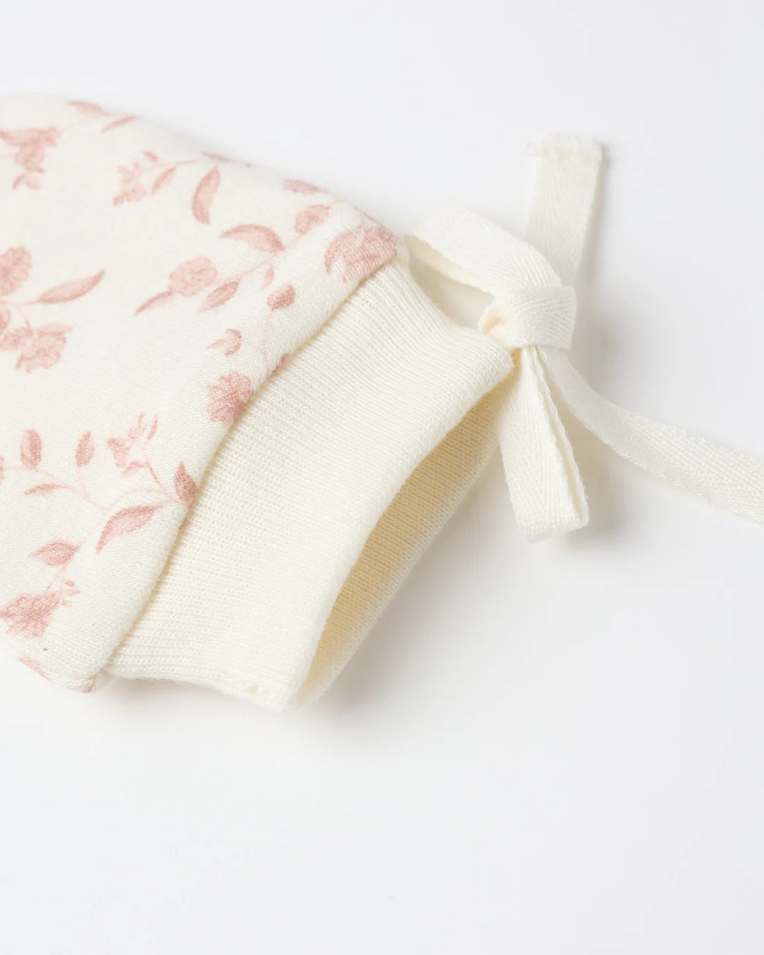 Baby No Scratch Mittens || Rose and French Garden