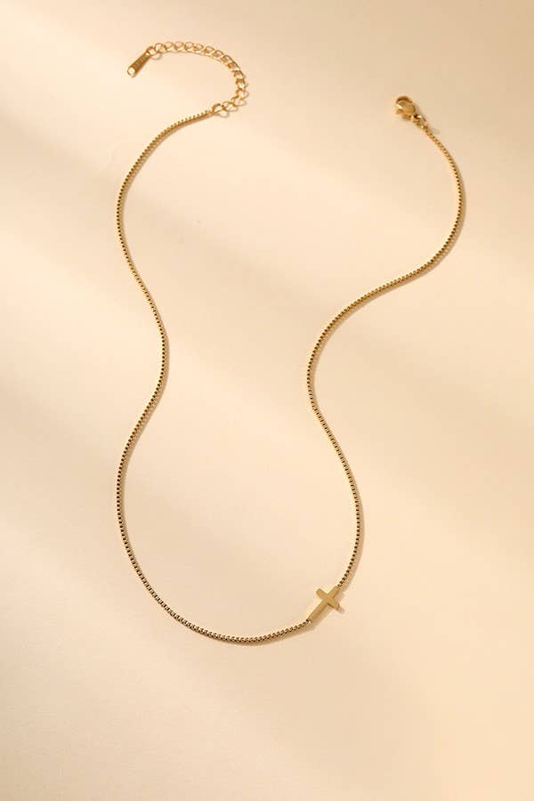 COLLAR CON CRUZ DE ACERO INOXIDABLE DE 18 K SIN DESLUSTRACIÓN | 40NK9420