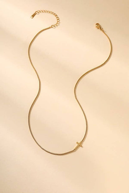 COLLAR CON CRUZ DE ACERO INOXIDABLE DE 18 K SIN DESLUSTRACIÓN | 40NK9420