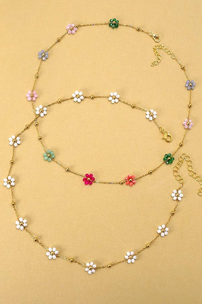SUMMER MULTI BEADED FLOWER CHARM NECKLACE |