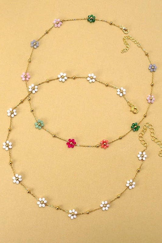 SUMMER MULTI BEADED FLOWER CHARM NECKLACE |