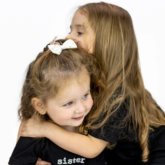 sister t shirt - black