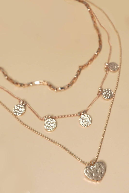 COLLAR MULTICAPAS CON DISCO MARTILLADO EN FORMA DE CORAZÓN | 80N1224