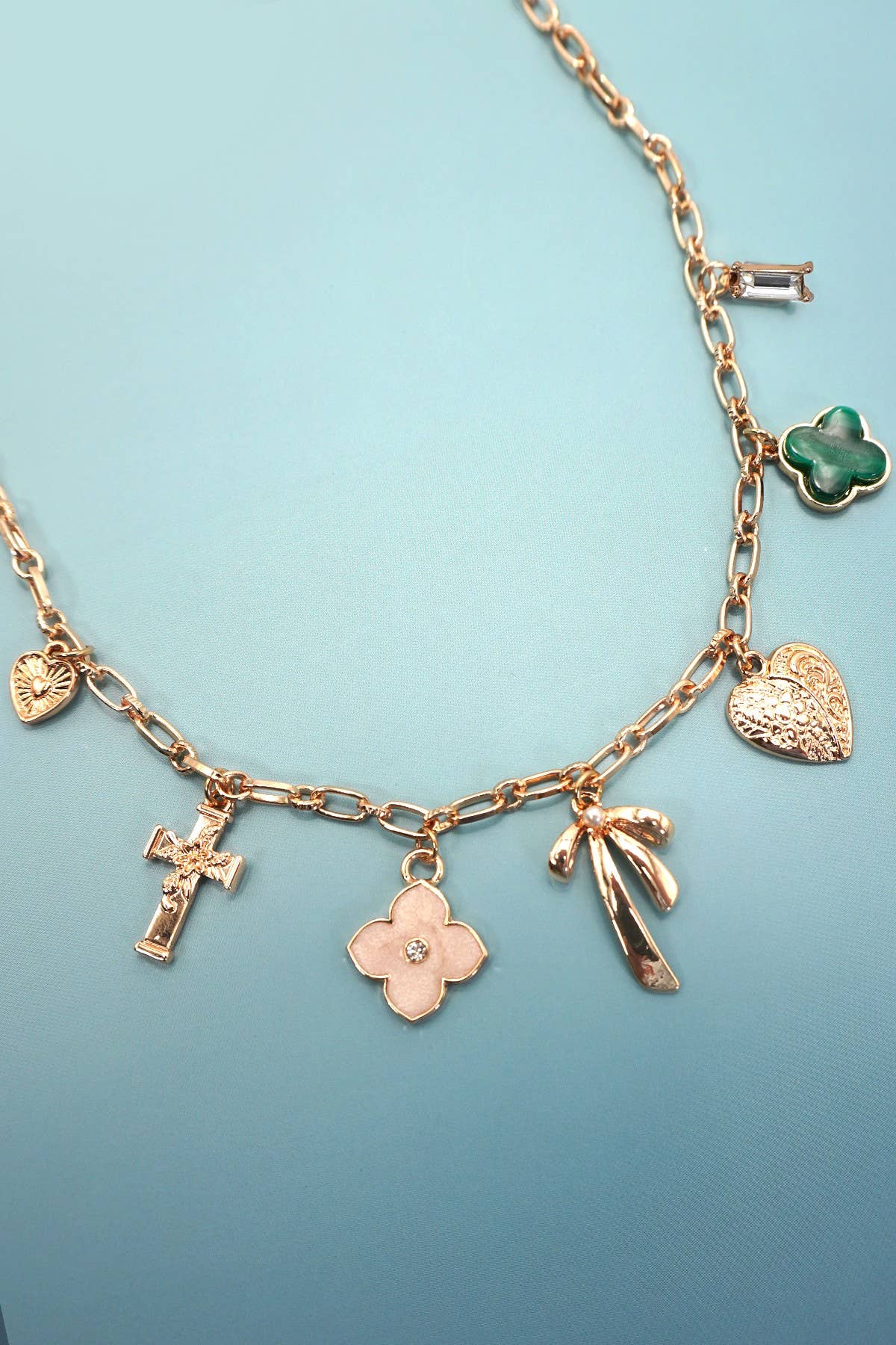 CHARM NECKLACE-GREEN CLOVER BOW CROSS HEART | 80N91991