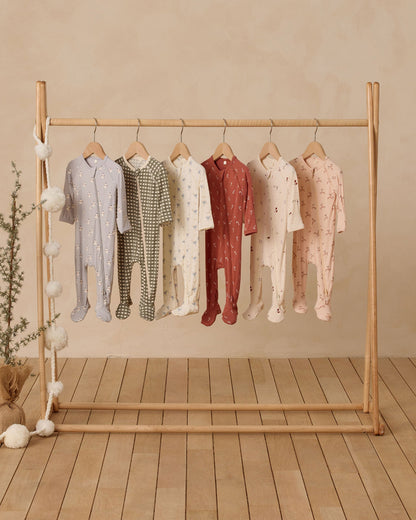 Quincy Mae

Bamboo Zip Footie || Reindeer