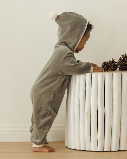 Quincy Mae

Velour Zip Jumpsuit || Forest