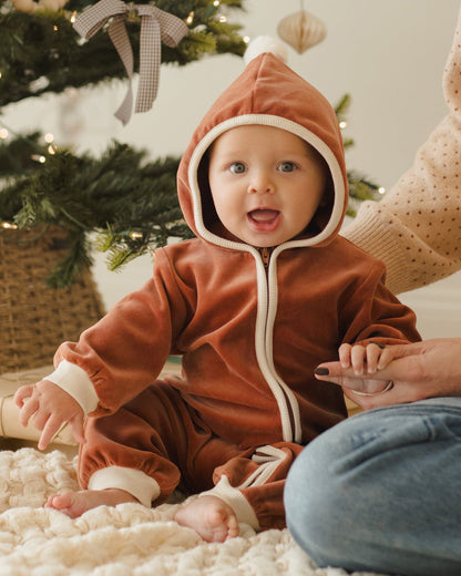 Quincy Mae

Velour Zip Jumpsuit || Cranberry