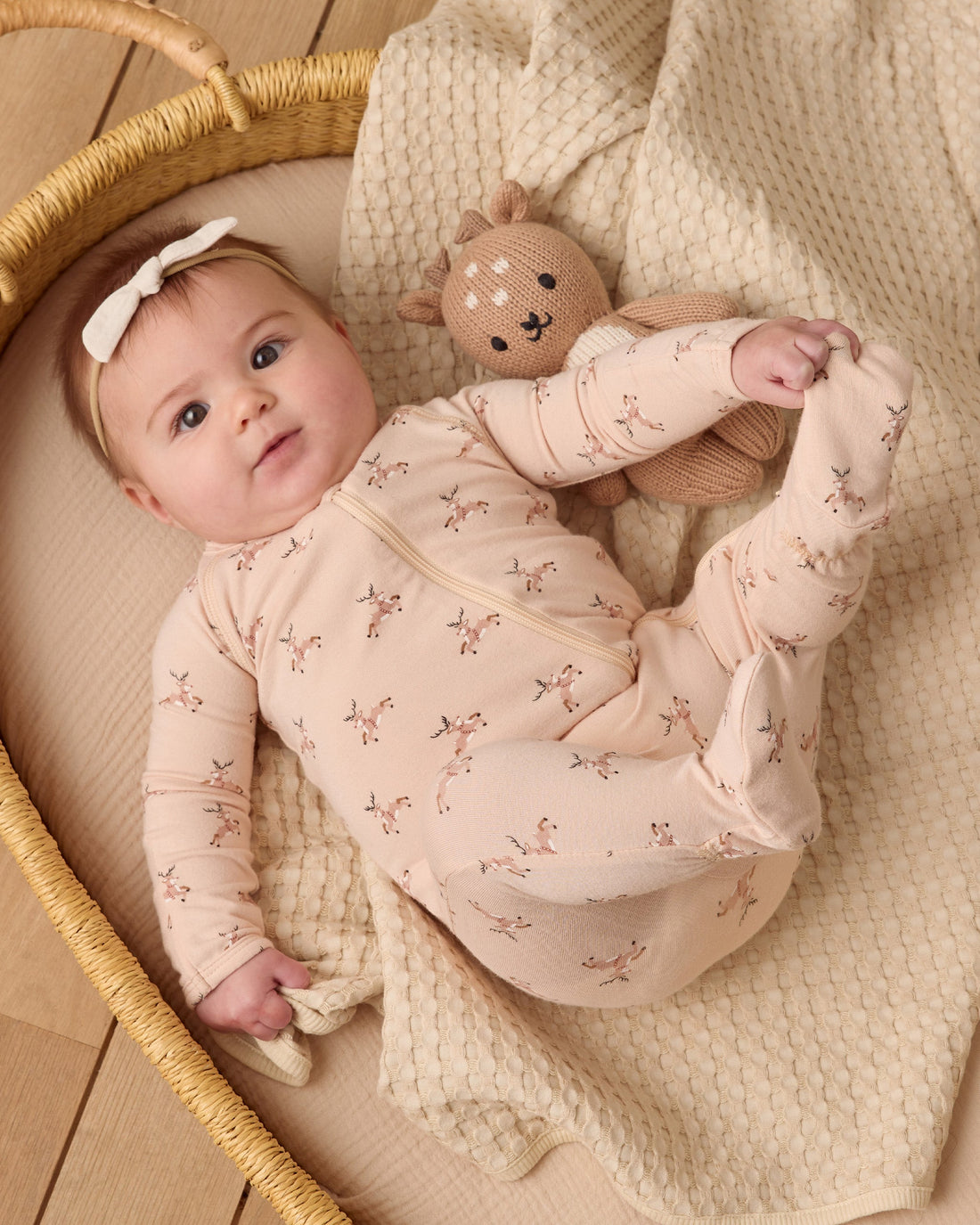 Quincy Mae

Bamboo Zip Footie || Reindeer