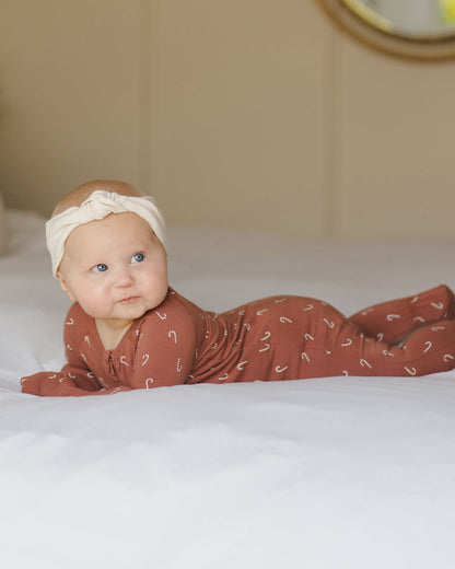 Quincy Mae

Bamboo Zip Footie || Candy Canes