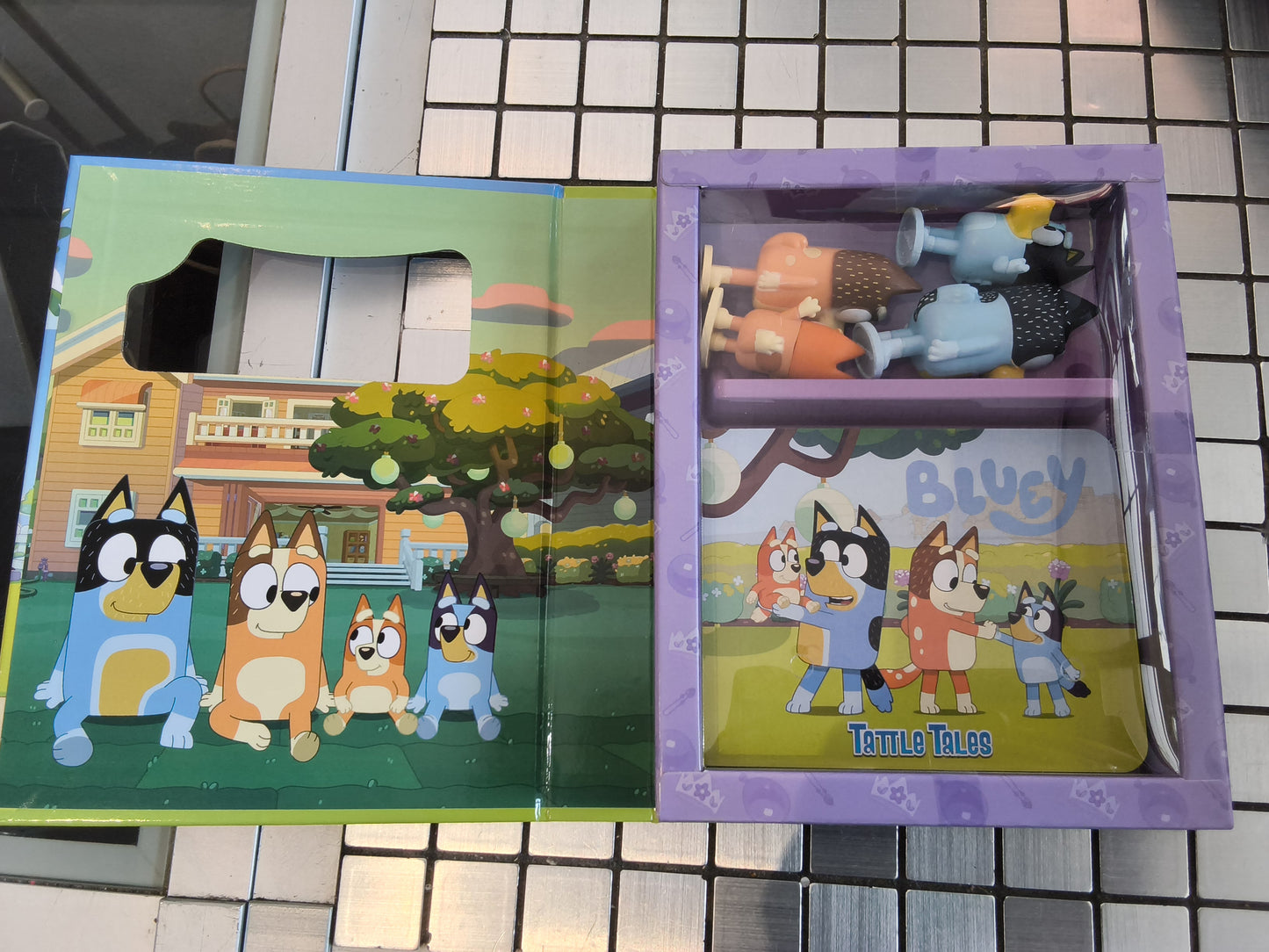Bluey Tattle Tales: Book