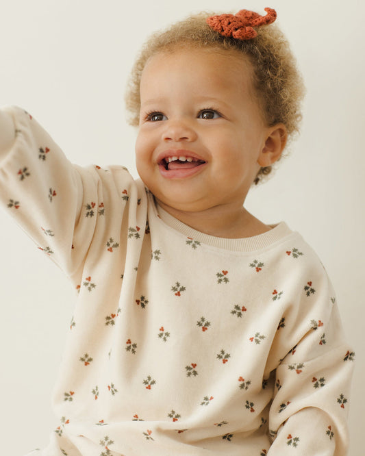 Quincy Mae

Velour Relaxed Sweatshirt || Holly Berry